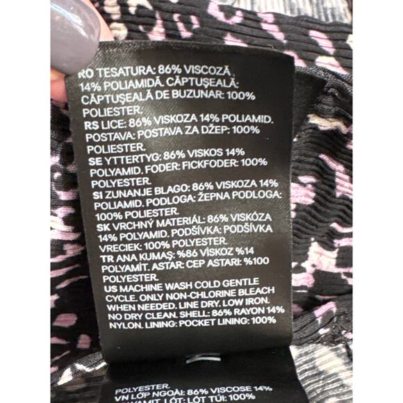 H & M Black Purple and White Patterned Shorts With Tie Belt Size 6 - Picture 5 of 5